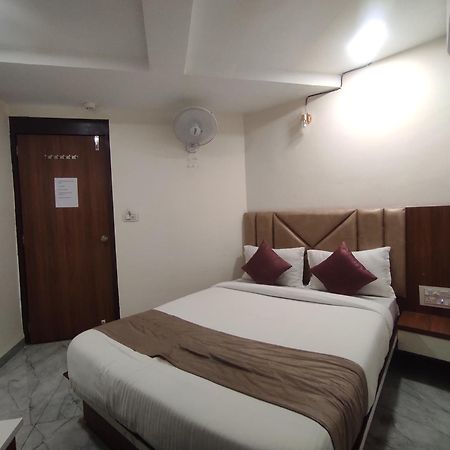 Hotel Earth Inn, Subhash Bridge, Rto Circle, Ahmedabad Buitenkant foto