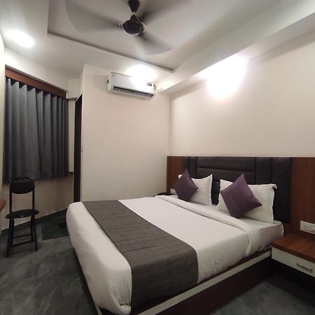 Hotel Earth Inn, Subhash Bridge, Rto Circle, Ahmedabad Buitenkant foto