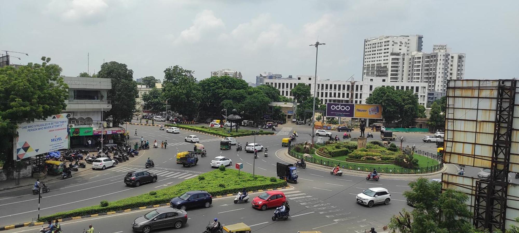 Hotel Earth Inn, Subhash Bridge, Rto Circle, Ahmedabad Buitenkant foto