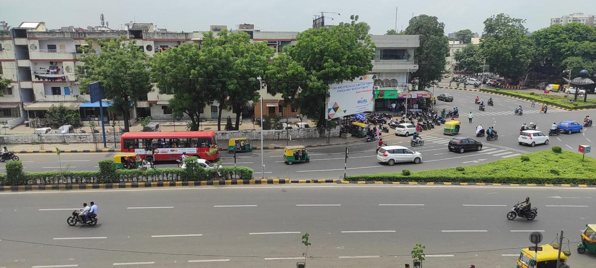 Hotel Earth Inn, Subhash Bridge, Rto Circle, Ahmedabad Buitenkant foto