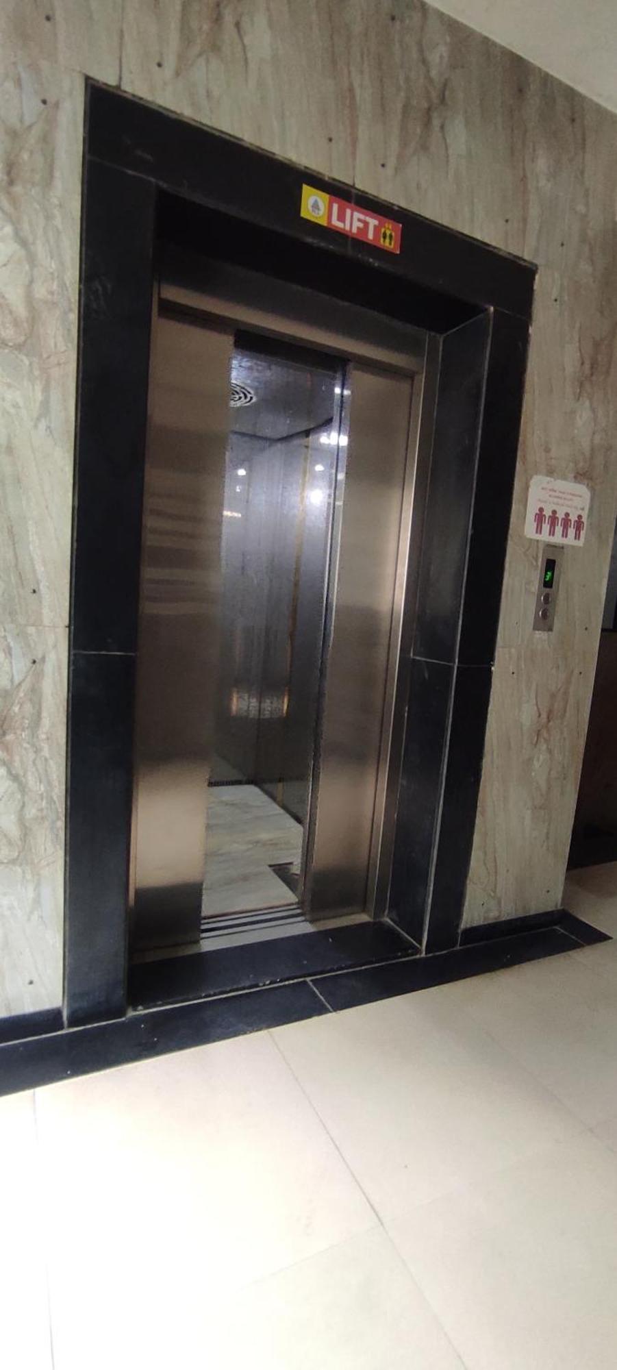 Hotel Earth Inn, Subhash Bridge, Rto Circle, Ahmedabad Buitenkant foto