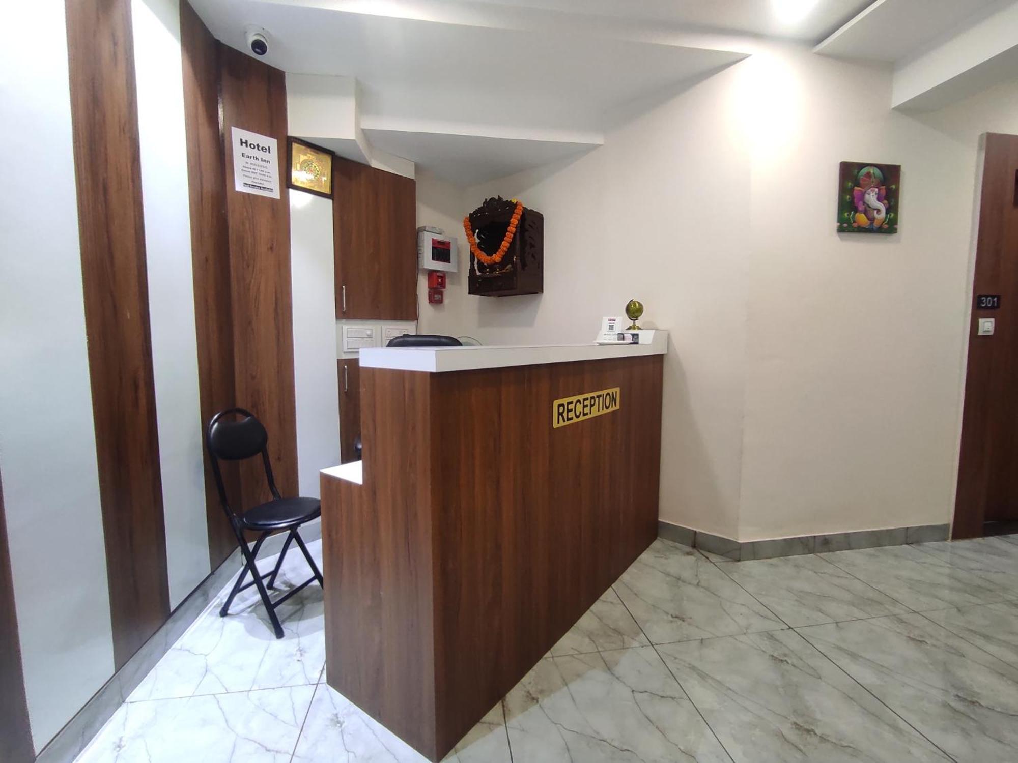Hotel Earth Inn, Subhash Bridge, Rto Circle, Ahmedabad Buitenkant foto