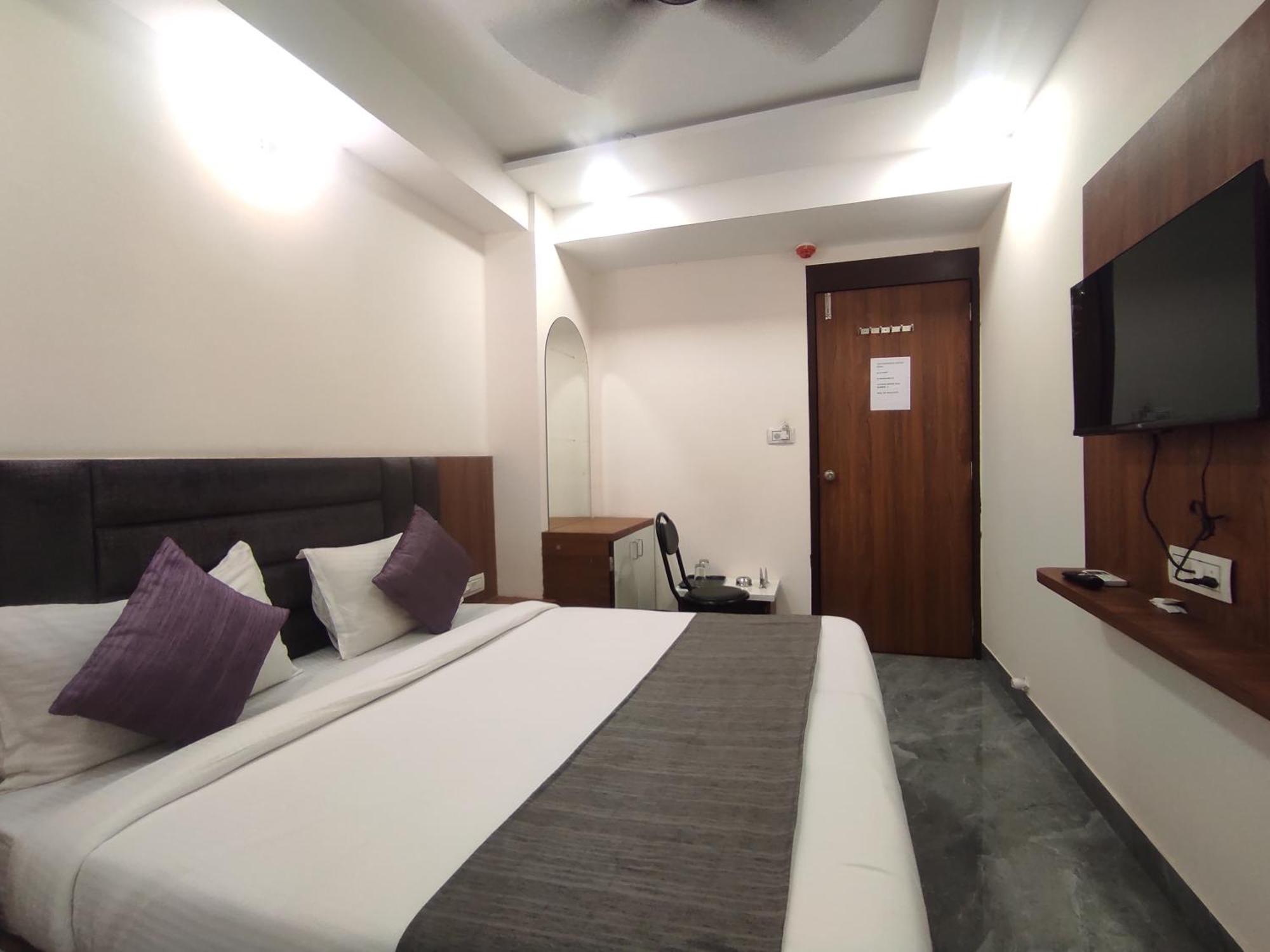 Hotel Earth Inn, Subhash Bridge, Rto Circle, Ahmedabad Buitenkant foto