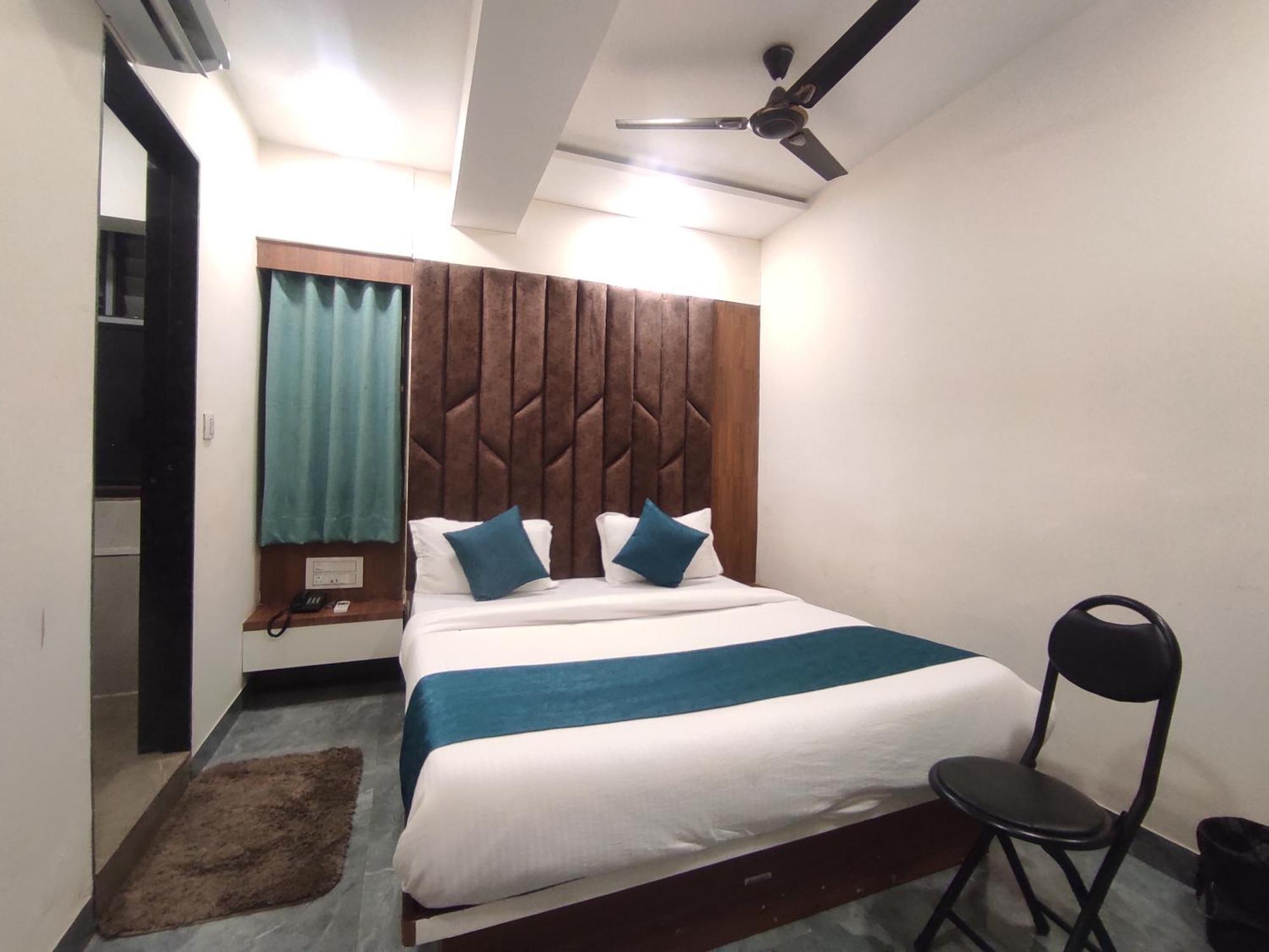 Hotel Earth Inn, Subhash Bridge, Rto Circle, Ahmedabad Buitenkant foto