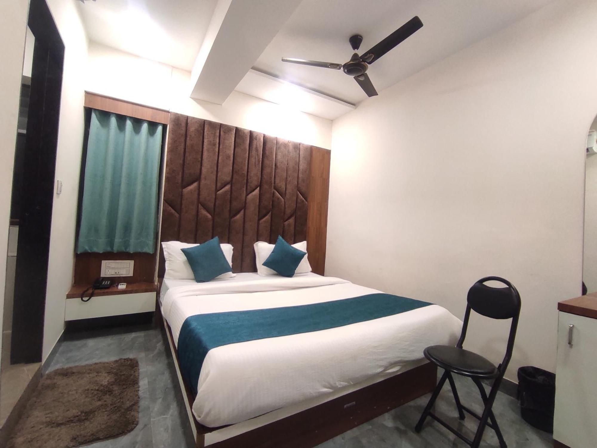 Hotel Earth Inn, Subhash Bridge, Rto Circle, Ahmedabad Buitenkant foto